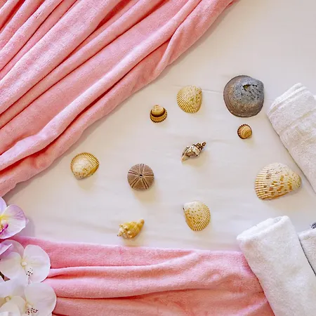 Paz - Plusholidays *