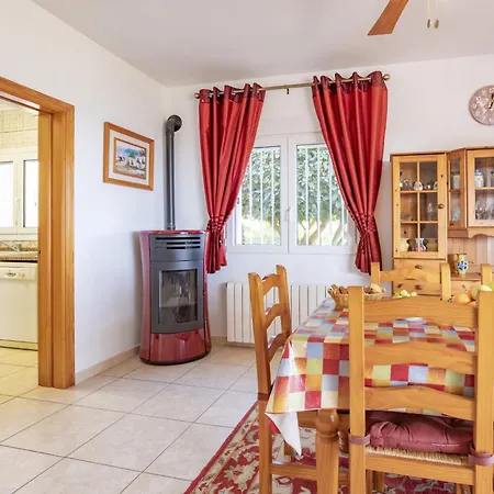 Paz - Plusholidays *