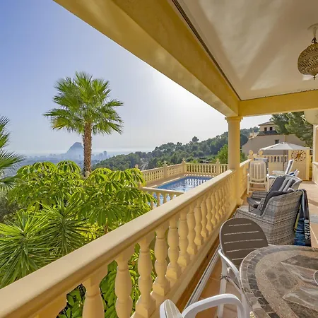 Paz - Plusholidays *