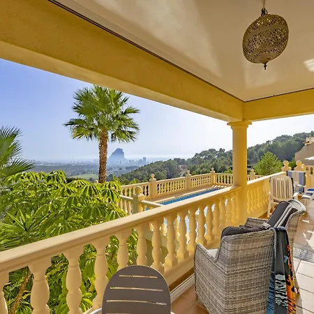 Paz - Plusholidays *