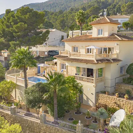 Paz - Plusholidays *