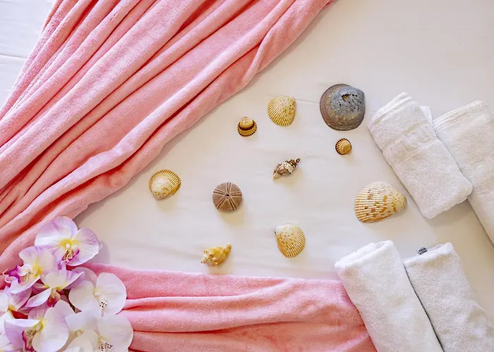 Paz - Plusholidays *