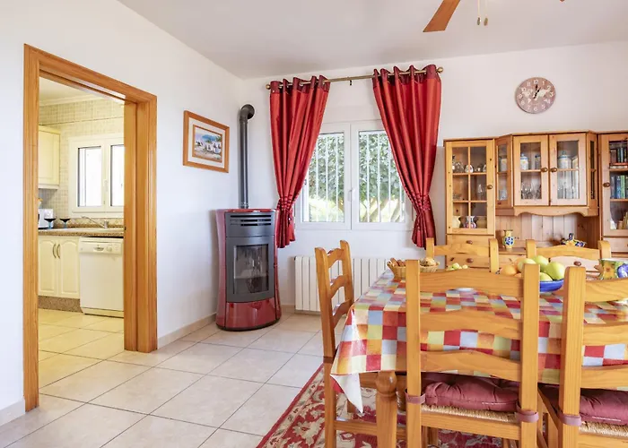 Paz - Plusholidays *