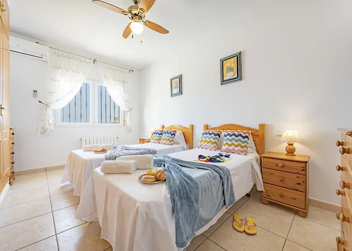 Paz - Plusholidays Βίλα Κάλπε