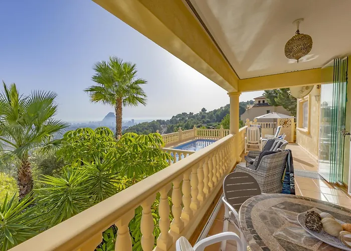 Paz - Plusholidays *