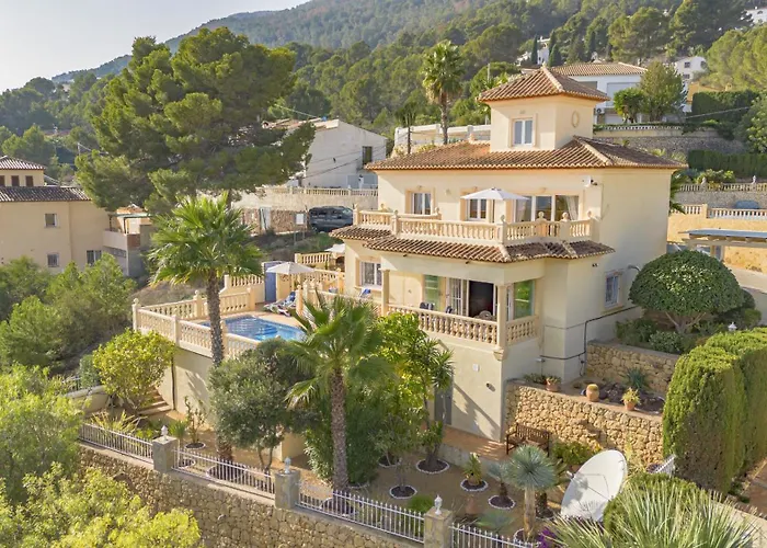 Paz - Plusholidays *